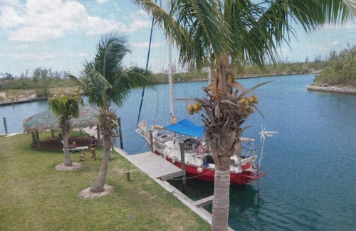 Bell Channel Bay Wohnung | Kostenlose Bootsanleger, 7 Schlafzimmer, 7 Bäder, Kanalfront und kurzer Fußweg zum Taino Beach