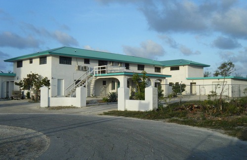 Bell Channel Bay Wohnung | Kostenlose Bootsanleger, 7 Schlafzimmer, 7 Bäder, Kanalfront und kurzer Fußweg zum Taino Beach
