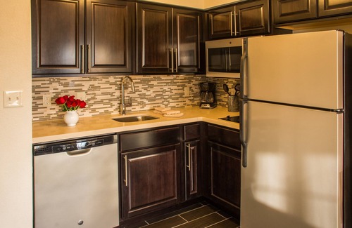 Schererville Eigentumswohnung | Free Breakfast. Indoor Pool. Gym. Business Center.