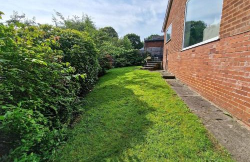 Gatley Haus | Free Parking Home In Gatley by City SuperHost