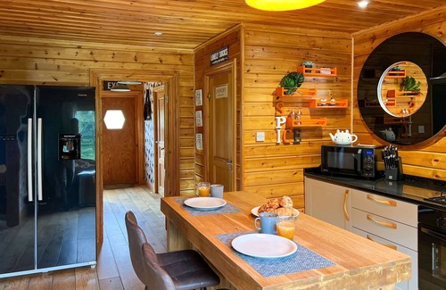 Great Ayton Hütte | Freedom Lodge 7 Great Ayton Yorkshire - sleeps 10 guests in 4 bedrooms