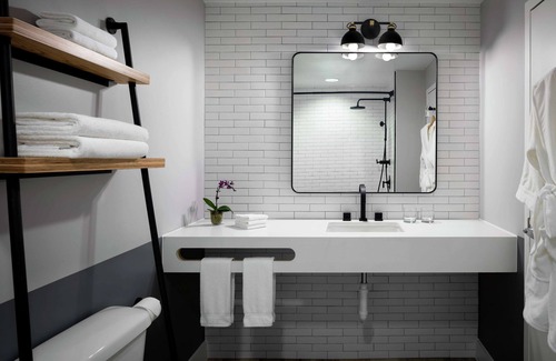 Cambridge Hotel | Freepoint Hotel Cambridge, Tapestry Collection by Hilton