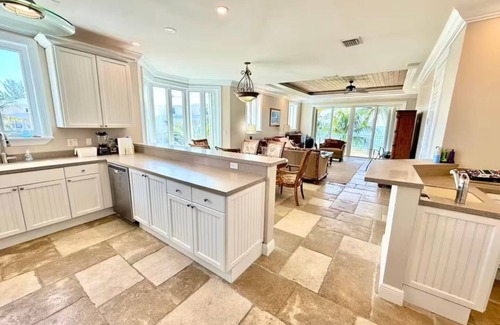 Bahamas Terrace Haus | Freeport Luxury Oceanfront Home w/Community Pool
