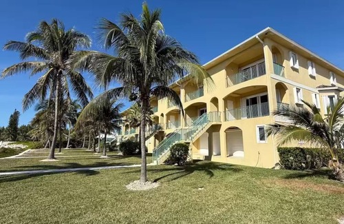 Bahamas Terrace Haus | Freeport Luxury Oceanfront Home w/Community Pool