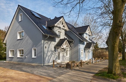 Kroeslin Hütte | Freester Kapitänshäuser
