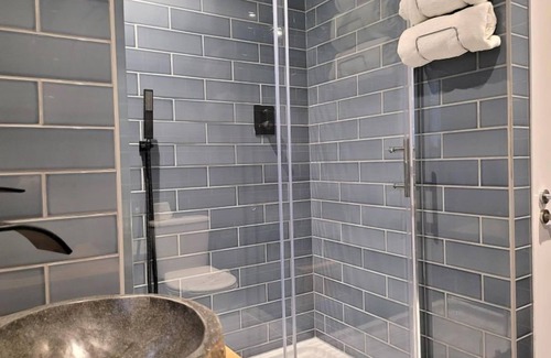 Gloucester Wohnung | Friary House Serviced Apartments by Roomsbooked - 24Hr Reception