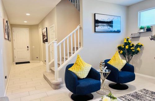 Laveen Haus | Friendly Host Near Loop 202 with Mountain views