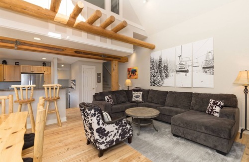 Saddle Ridge Haus | Echte "erste Reihe" Ski-in / out-Sattelkante / Moonlight Club / Whirlpool / Neue Harthölzer