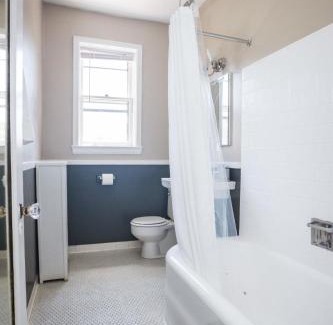 East Hyde Park Wohnung | FRONTDESK Nice 1 BR Apt by Smart Museum of Art