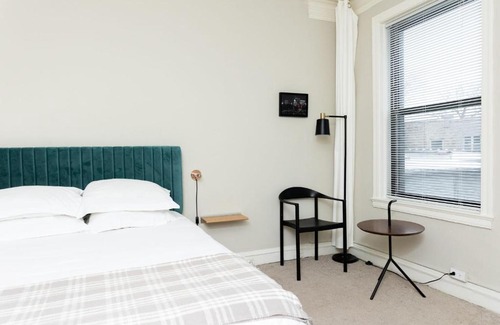 East Hyde Park Wohnung | FRONTDESK Quaint 1 BR Apt by 57th Street Beach