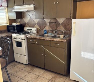 Cuba Hotel | Frontier Motel