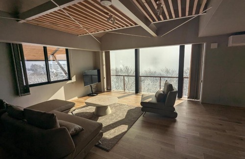 Madarao Mountain Resort Bed & Breakfast | Fujio Pension Madarao Apartment Hotel & Restaurant