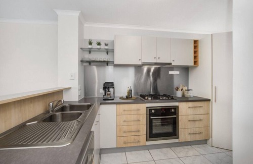 Townsville Wohnung | Full contained spacious apartment on river - 2 bed 1 bath