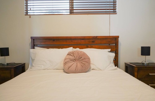 Townsville Wohnung | Full contained spacious apartment on river - 2 bed 1 bath