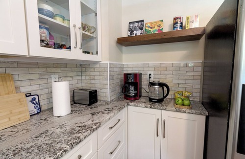 Cartersville Haus | Full Kitchen, Backyard, Ping Pong, Desk and Patio - Family Retreat at LakePoint