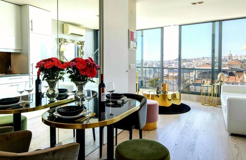 Chiado Wohnung | Full Sky in Chiado by LovelyStay