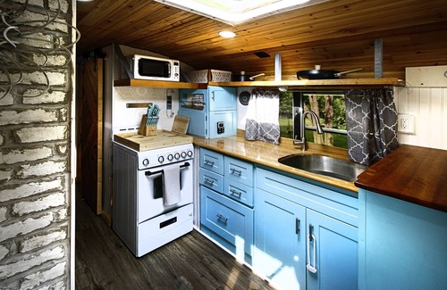 Charles Town Haus | Fully Converted Skoolie on Charming 40-Acre Farm with Hot Tub