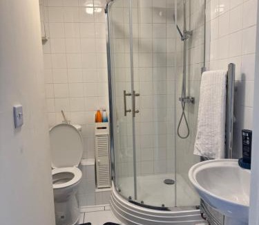 Canvey Island Wohnung | Fully en-suite with kitchen