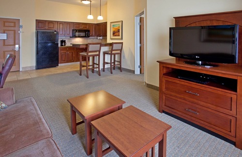 Elkhart Eigentumswohnung | Fully-Equipped Suite |Pool + Wi-Fi