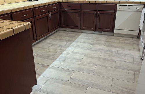 Tahoe Paradise Haus | Fully furnished house in quiet neighborhood perfect for a family or professional