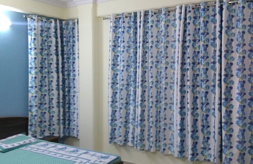 New Shimla Wohnung | Komplett möbliertes Apartment (drei Schlafzimmer mit angeschlossenem Bad und Küche)