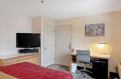 Clinton Wohnung | Fully Furnished Studio Available + breakfast and cleaning, 2 week min stay