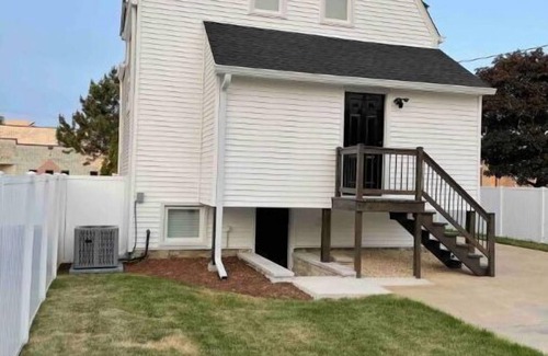 Maywood Haus | Fully Remodeled Large Home Ready for You & YourFamily to Enjoy