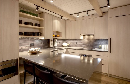 Ketchum Eigentumswohnung | Fully Remodeled Modern Condo Steps from Warm Springs Lift