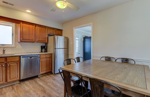 Village Green Haus | Neu renoviert (Neu August 2017) 3 BR für 2020 verfügbar!