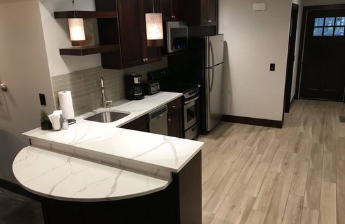 Canadian Lakes Eigentumswohnung | Fully Renovated Condo - Sleeps 7!