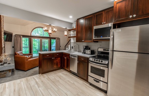 Canadian Lakes Eigentumswohnung | Fully Renovated Condo - Sleeps 7!