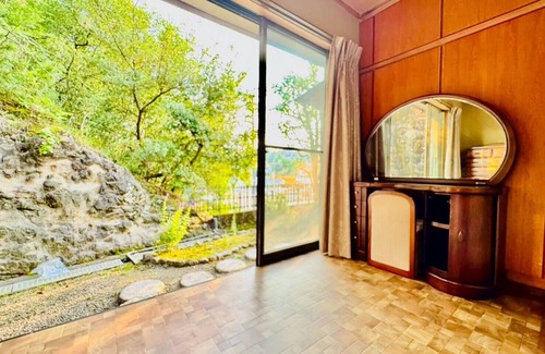 Shirahama Haus | Fumiko-no-tei Hanare 1 minute walk to the sea 17 - 34 people OK 4 bedrooms 2 toilets