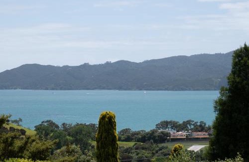 Cable Bay Haus | Fun in the Sun