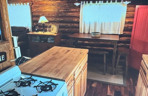 Portage Lake Kabine | Fun Little Camp in Portage Lake Maine