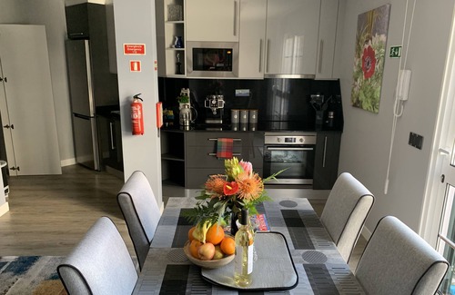 Sao Roque Wohnung | Funchal Apt- Sleeps 2 - Pool & Parking - Madeira