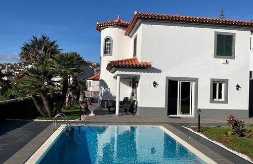 Sao Roque Wohnung | Funchal Apt- Sleeps 2 - Pool & Parking - Madeira