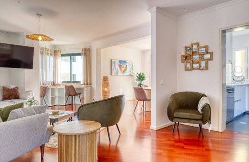 Santa Luzia Wohnung | Funchal Panoramic View, a Home in Madeira
