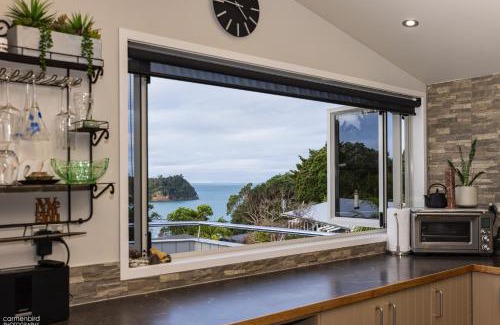 Hatfields Beach Haus | Funky Beach House with sea and country views