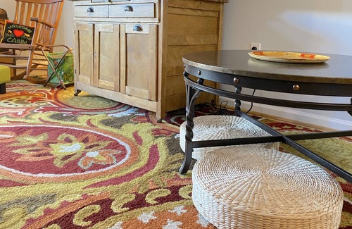 The Woods Villa | Funky n Fabulous 3BR/3BA Vintage Retreat - Free Golf for 2 w/Resort Privileges