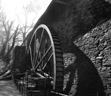 Eglwys-fach Haus | Furnace Cottage