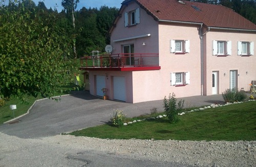 Bellefontaine Hütte | Möblierter Bungalow im Herzen des Dorfes