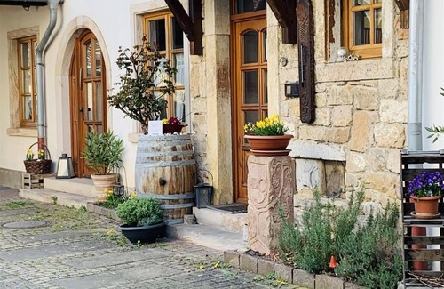 Gimmeldingen Bed & Breakfast | Gästezimmer Mandelgarten - Weingut und Gästehaus Ferckel