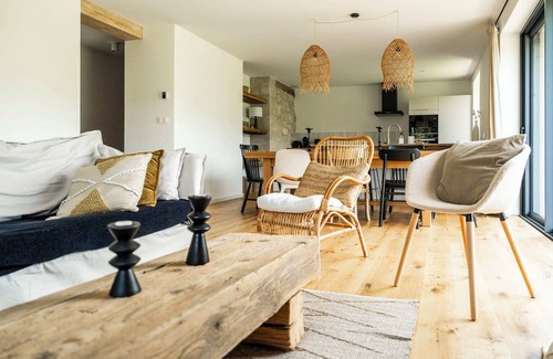 Premanon Wohnung | Gîte de charme avec vue panoramique dans une ferme en pierre rénovée