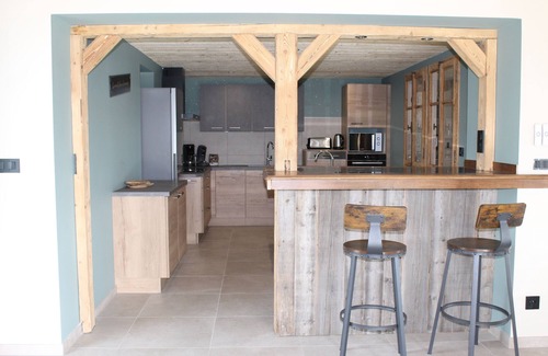 Bonnetage Haus | Gîte de Groupe 1 à 15 Personnes Haut Doubs en Campagne - Nuitée/week-end/semaine