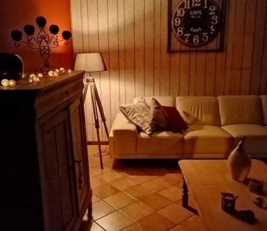 Onhaye Haus | Gîte de l'ancienne école de Sommière
