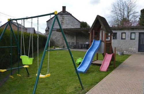 Onhaye Haus | Gîte de l'ancienne école de Sommière