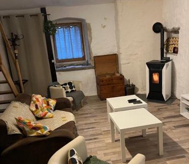 Ladoye-sur-Seille Haus | Gîte des reculées