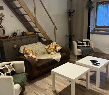 Ladoye-sur-Seille Haus | Gîte des reculées