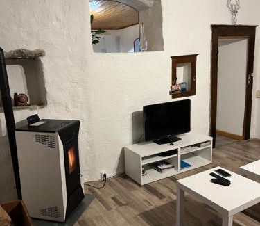 Ladoye-sur-Seille Haus | Gîte des reculées