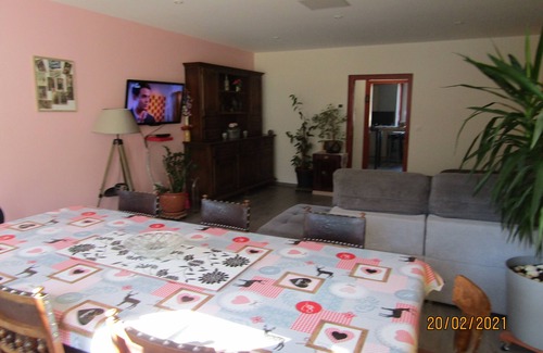 Premanon Wohnung | Gîte for 10 people